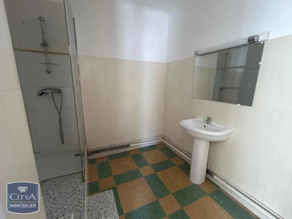 Appartement à louer 4 pièces 100m² Clermont-l'Hérault (34800)