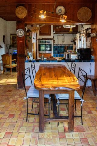 AIX EN PROVENCE - LE MONTAIGUET - MAISON DE CHARME A RENOVER  - 133 M2 - T5 - TERRAIN 1 380 M2 - PISCINE - GARAGE - 895 000 