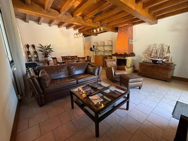 Élégant manoir avec maison d'amis, 11 hectares et vue panoramique