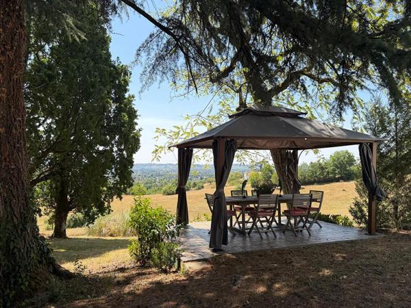 Élégant manoir avec maison d'amis, 11 hectares et vue panoramique