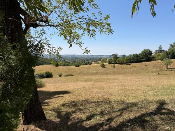 Élégant manoir avec maison d'amis, 11 hectares et vue panoramique