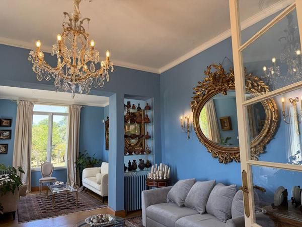 Élégant manoir avec maison d'amis, 11 hectares et vue panoramique
