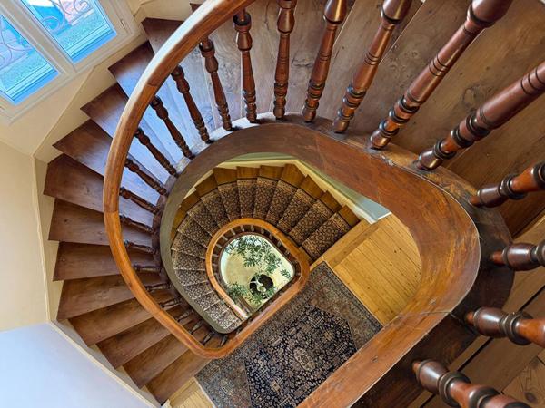 Élégant manoir avec maison d'amis, 11 hectares et vue panoramique
