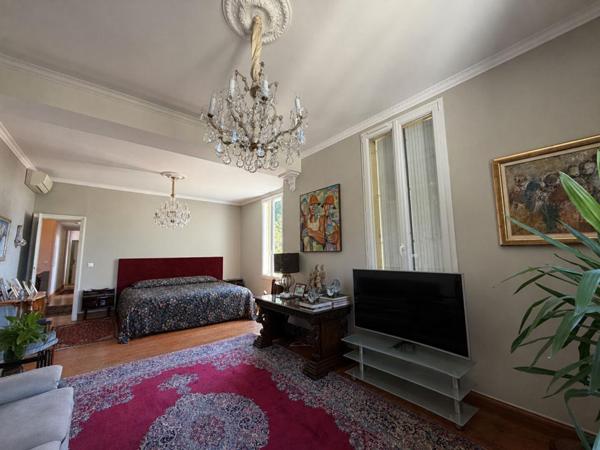 Élégant manoir avec maison d'amis, 11 hectares et vue panoramique