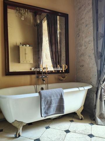 Résidence atypique au charme historique