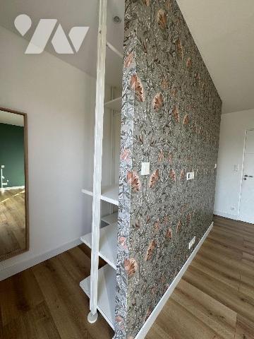 Belle prestation pour cette maison de 155 m² sur trois niveaux, exposée sud, située dans un qua...