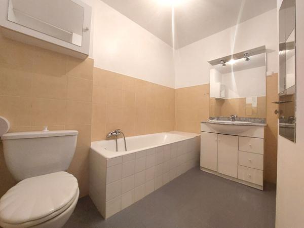 Appartement Ajaccio 2 pièces - 47m² - Entrée de la ville - Vue mer- Parking