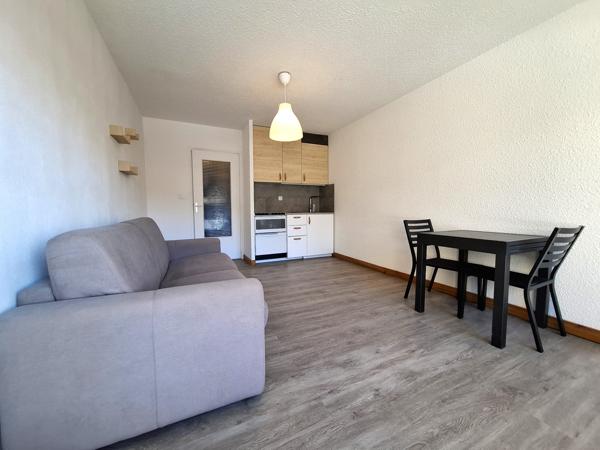 Studio - " Face aux Pistes " - Le PROREL