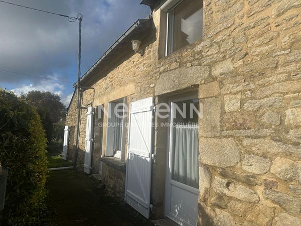 Questembert, au calme d'un hameau, ensemble de 2 maisons en pierres