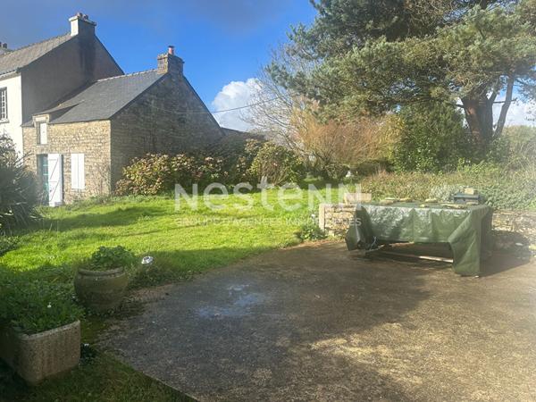 Questembert, au calme d'un hameau, ensemble de 2 maisons en pierres