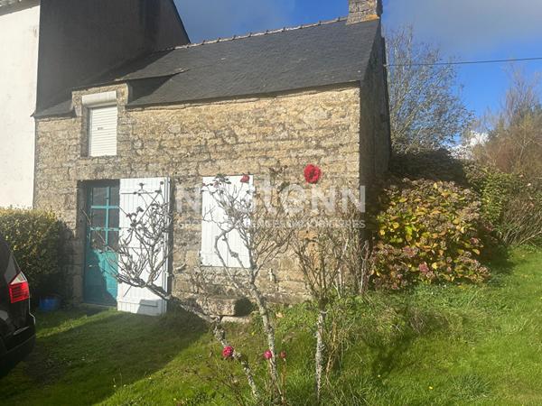 Questembert, au calme d'un hameau, ensemble de 2 maisons en pierres