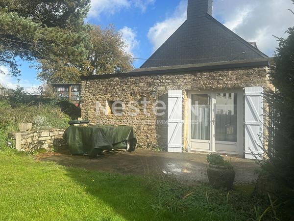 Questembert, au calme d'un hameau, ensemble de 2 maisons en pierres