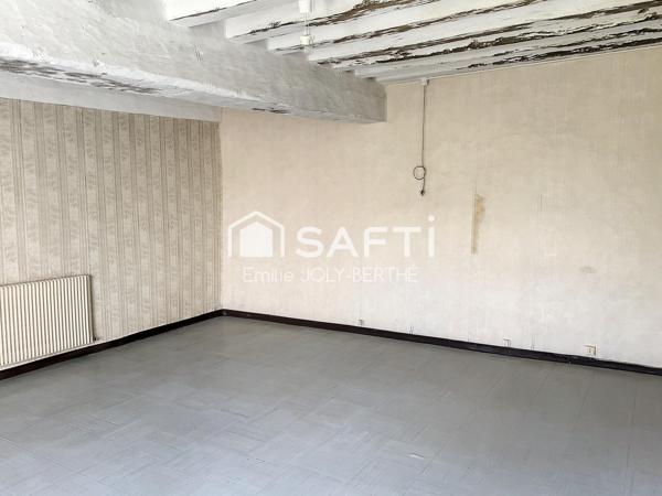 MAISON DE VILLAGE 105 M², 4 PIECES - SECTEUR COSSÉ EN CHAMPAGNE / 53340