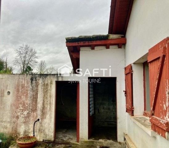 MAISON PLAIN PIED A RENOVER  JARDIN ET GARAGE