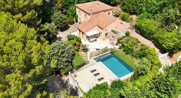 Maison Bouc Bel Air 7 pièce(s) 252 m2