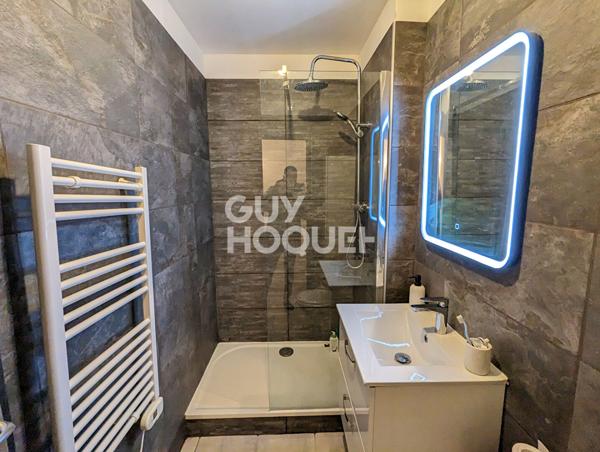 LOCATION d'un appartement F2 (33 m²) à SAINT BONNET DE MURE