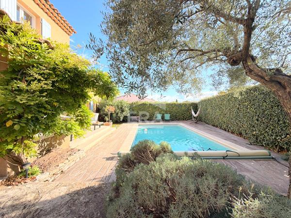 A VENDRE 84120 PERTUIS MAISON TYPE 5 PIECES DE 136 M² AVEC JARDIN, PISCINE ET GARAGE.