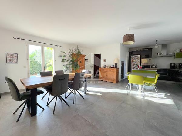 A VENDRE 84120 PERTUIS MAISON TYPE 5 PIECES DE 136 M² AVEC JARDIN, PISCINE ET GARAGE.