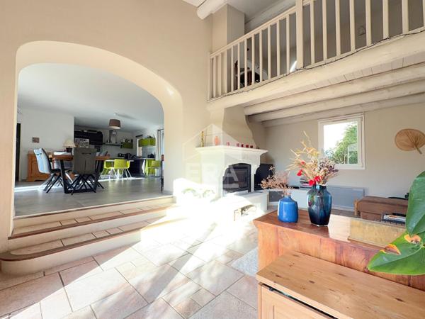 A VENDRE 84120 PERTUIS MAISON TYPE 5 PIECES DE 136 M² AVEC JARDIN, PISCINE ET GARAGE.