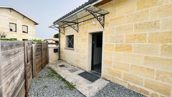 A LOUER MAISON DE VILLE DE TYPE 4 AVEC EXTERIEUR - CADAUJAC CENTRE , Cadaujac