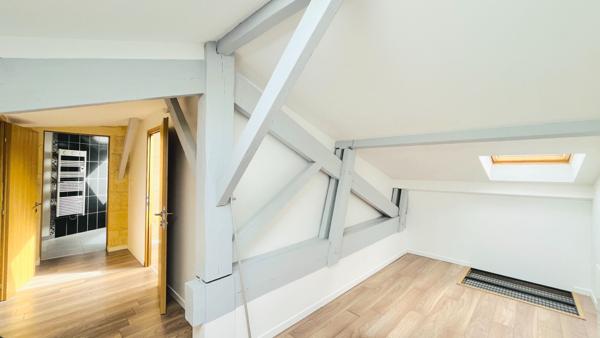 A LOUER MAISON DE VILLE DE TYPE 4 AVEC EXTERIEUR - CADAUJAC CENTRE , Cadaujac
