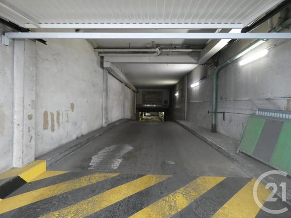 Parking à vendre  12 m 2   PANTIN  - 93