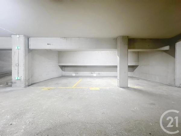 Parking à vendre  12 m 2   PANTIN  - 93