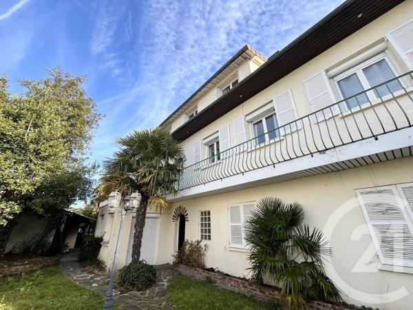 Maison à vendre  8 pièces - 273,94 m 2   BEAUCHAMP  - 95