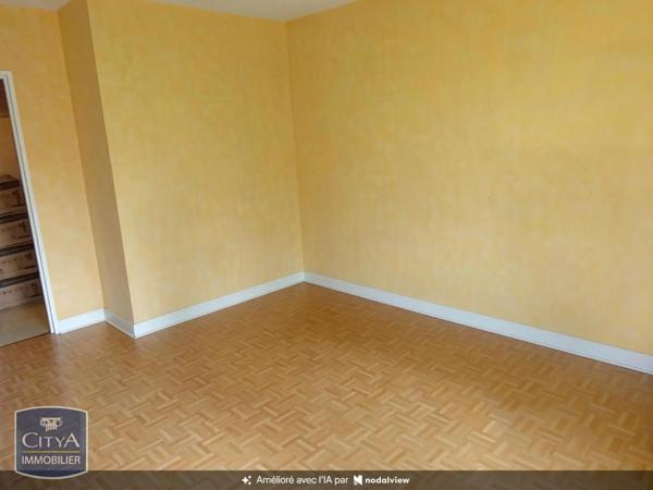 Appartement à louer 2 pièces 48.6m² Corbeil-Essonnes (91100)