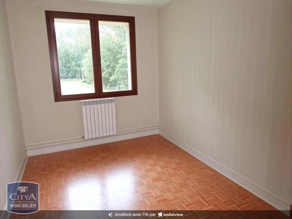 Appartement à louer 2 pièces 48.6m² Corbeil-Essonnes (91100)