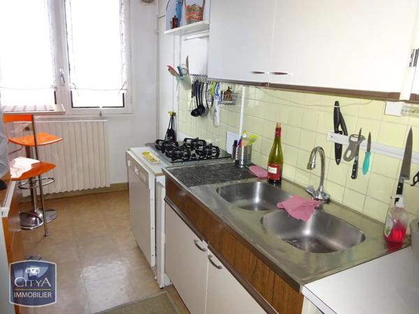 Appartement à louer 2 pièces 48.6m² Corbeil-Essonnes (91100)