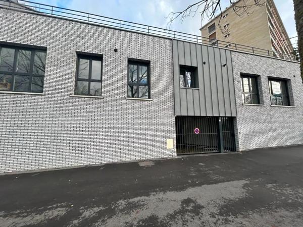 Location - Garage et parking Reims 51100 13 m 2