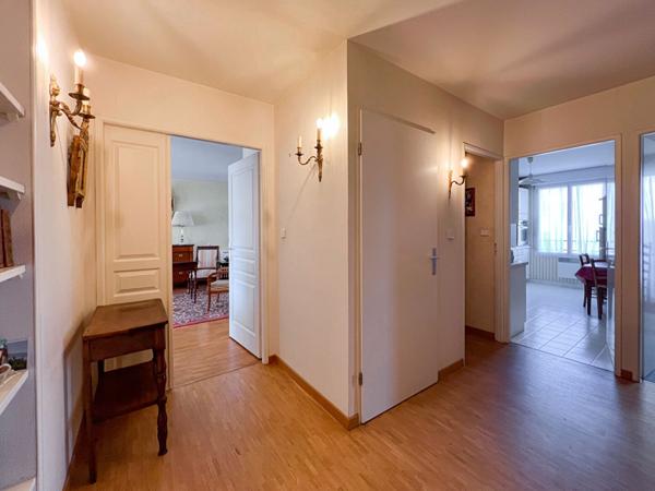 Appartement Angers Secteur Jardin du Mail - Quinconce de 164m2-Ascenseur-Garage Parking