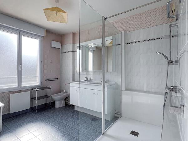 Appartement Angers Secteur Jardin du Mail - Quinconce de 164m2-Ascenseur-Garage Parking