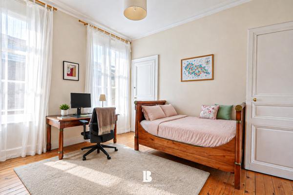 Acheter Maison 8 pièces - 217 m²