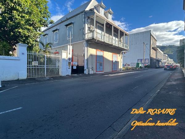 À LOUER – Local commercial +200m² - SAINT DENIS CENTRE VILLE(974)