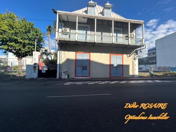 À LOUER – Local commercial +200m² - SAINT DENIS CENTRE VILLE(974)