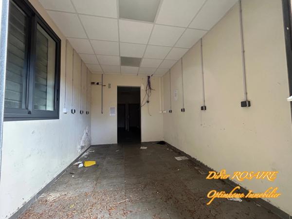 À LOUER – Local commercial +200m² - SAINT DENIS CENTRE VILLE(974)