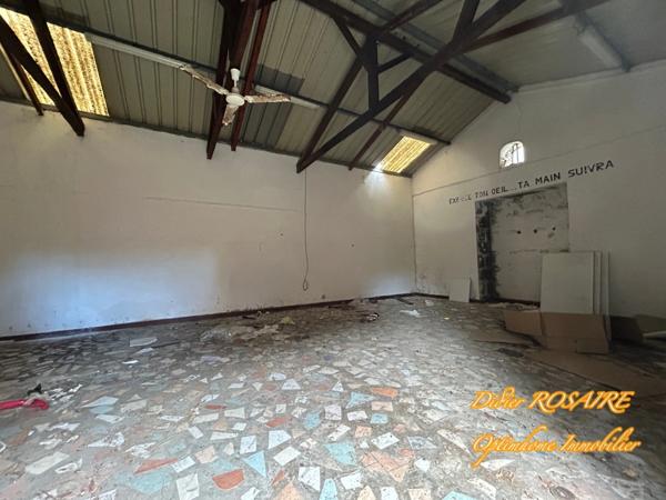 À LOUER – Local commercial +200m² - SAINT DENIS CENTRE VILLE(974)