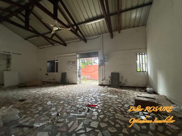 À LOUER – Local commercial +200m² - SAINT DENIS CENTRE VILLE(974)