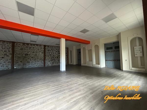 À LOUER – Local commercial +200m² - SAINT DENIS CENTRE VILLE(974)