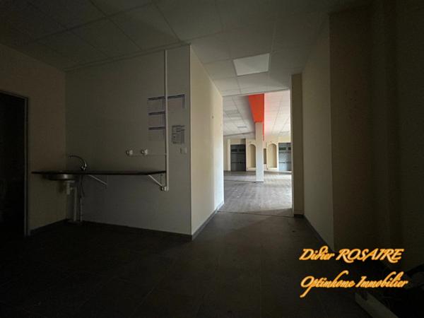À LOUER – Local commercial +200m² - SAINT DENIS CENTRE VILLE(974)