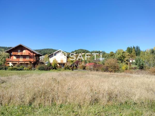 Terrain de 954m2 situé sur la commune de MONTCLAR.