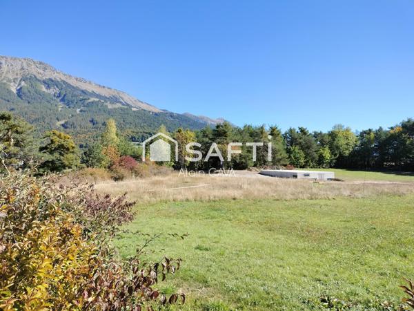 Terrain de 954m2 situé sur la commune de MONTCLAR.