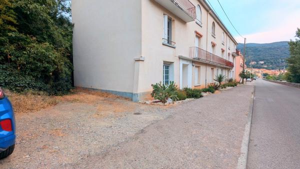 AMELIE LES BAINS T1/2 en RDC de 30m²