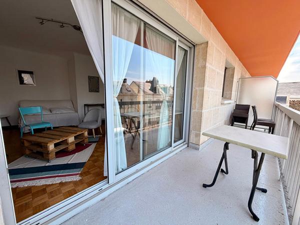 SAINT FELIX -  Au coeur d'un quartier agréable, spacieux T1Bis meublé. Ascenseur, balcon, cave et parking en sous-sol.