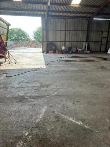 Entrepôt à vendre à Scaër dans le Finistère (29390), ref : 1050497