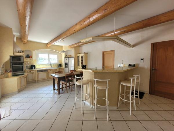 Maison à vendre    5 pièces •  Saint-Martin-d'Ardèche