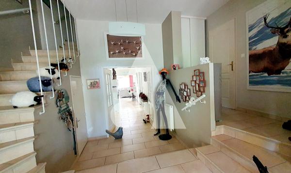 Maison 6 pièces 257 m2