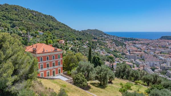 Demeure historique inscrite MH avec vue panoramique sur la Méditerranée